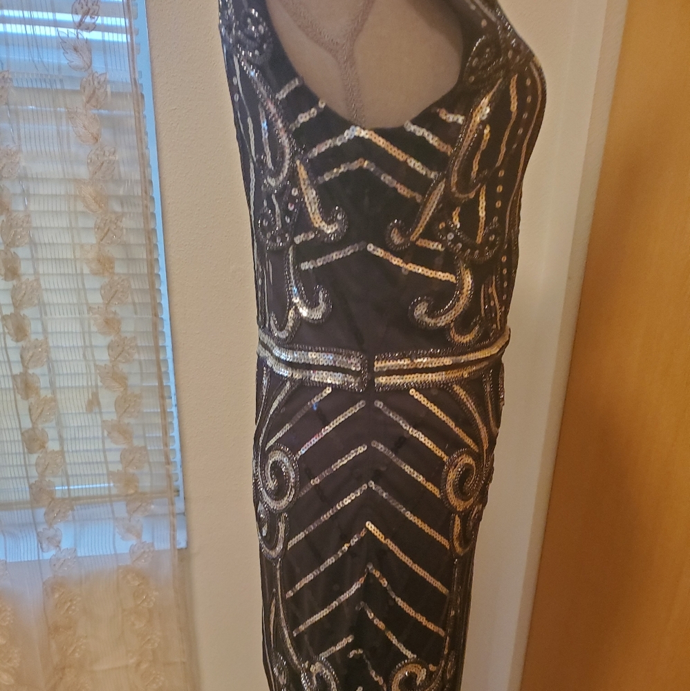 Dress - Picture 3 of 4